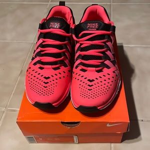 Nike Free Trainer 5.0 Size 9 black/red